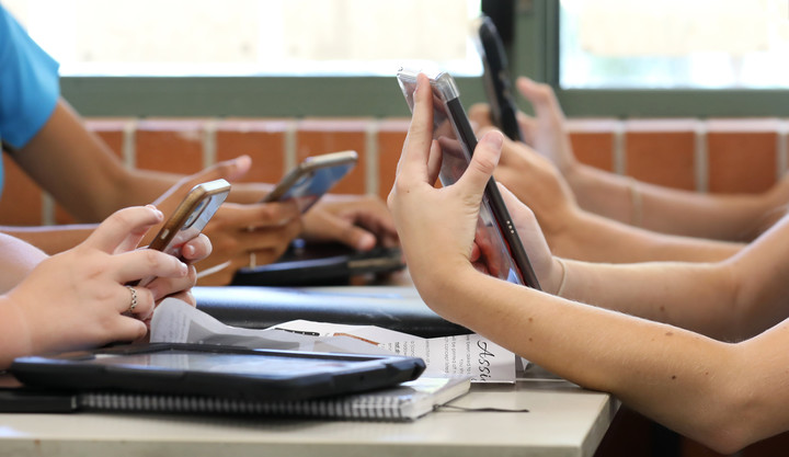 La Ciudad de México regula los celulares en las escuelas